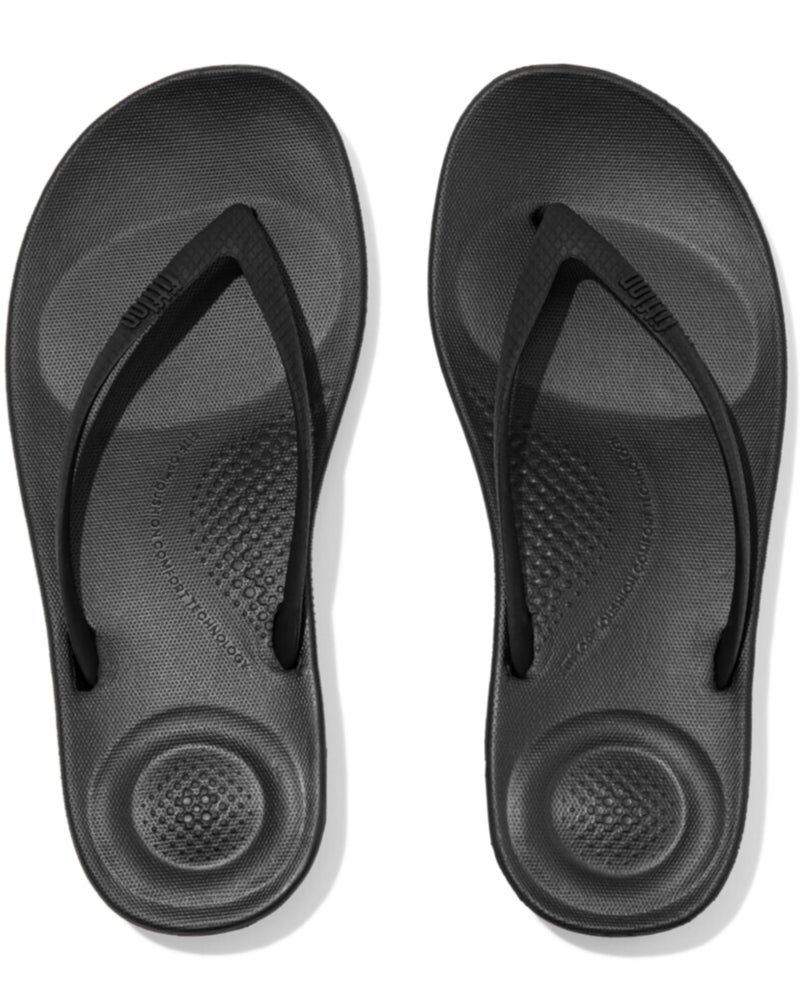 FitFlop Women's iQushion Rubber Flip-Flops with Contoured Footbed for Walking, Lightweight Ergonomic Flip Flop Sandals with Arch Support and Foot Impact Pillows, All Black, 10 US Women - Image 4